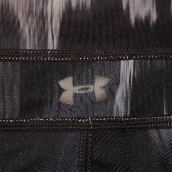 Under Armour Ladies Size Medium Black & Grey Capri Length Elastic Waist Leggings - Picture 3 of 7